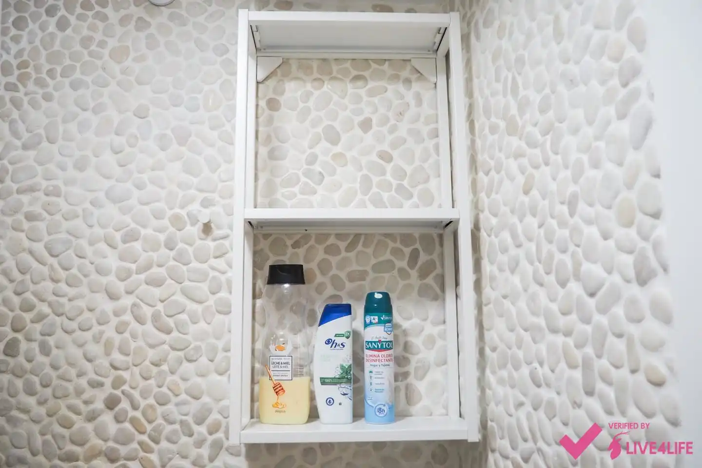 Bathroom of Study for rent in Sevilla