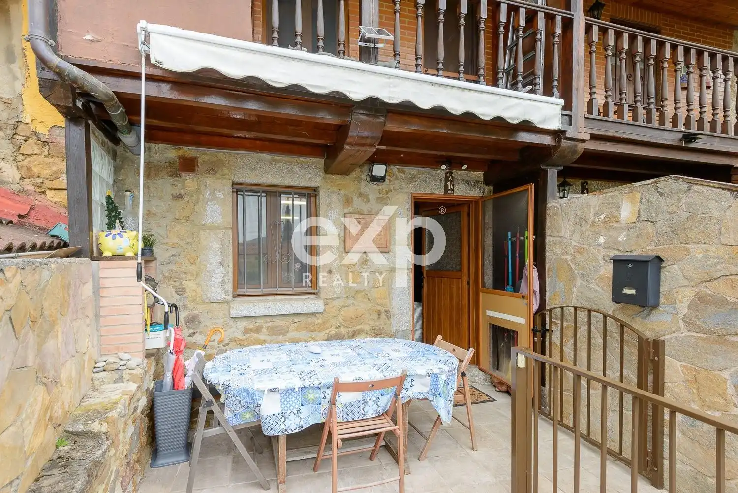Terrassa de Casa o xalet en venda en Lena amb Calefacció, Jardí privat i Terrassa
