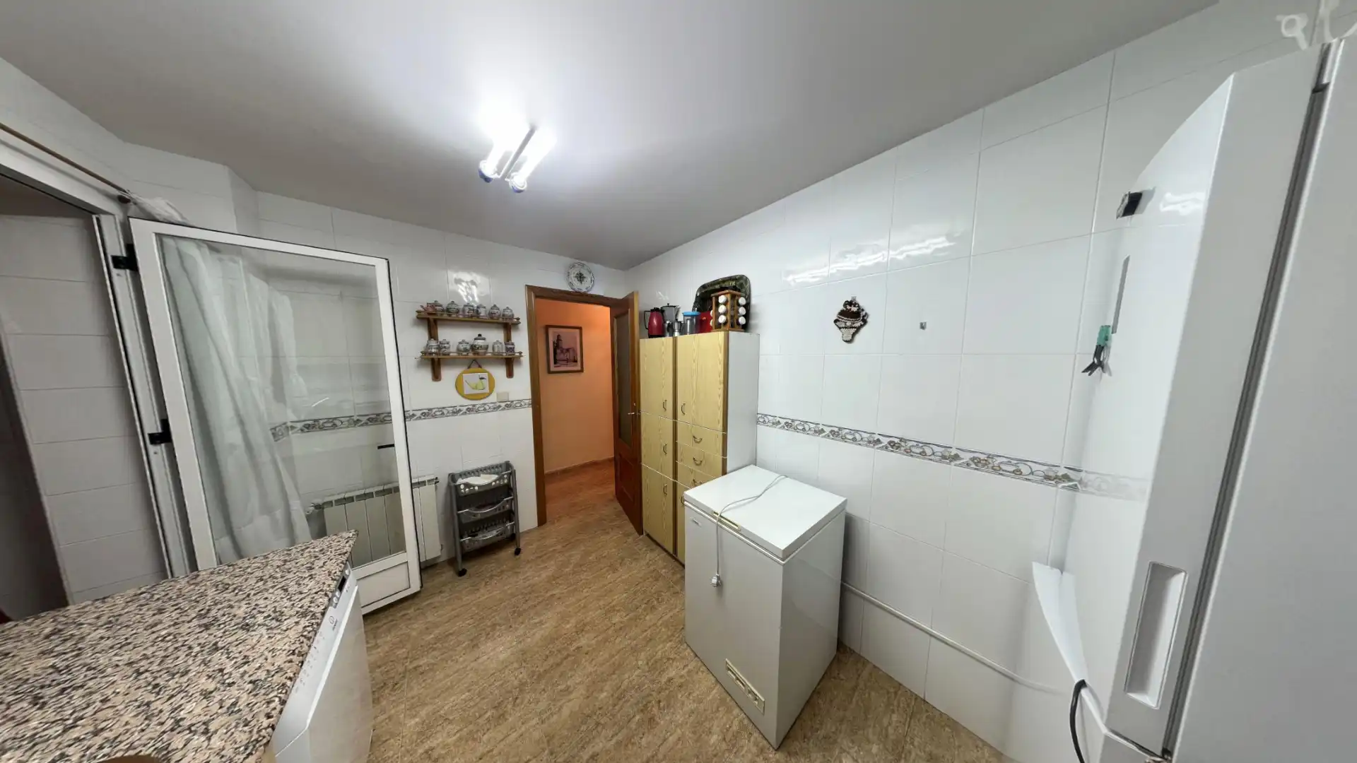 Cocina de Casa adosada en venta en Caudete de las Fuentes con Calefacción, Terraza y Amueblado
