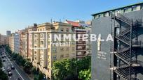 Vista exterior de Pis en venda en  Barcelona Capital amb Calefacció, Terrassa i Forn