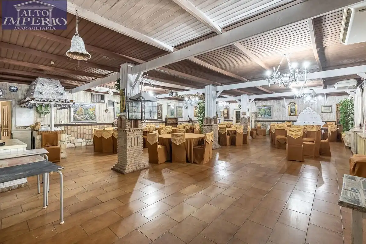 Local comercial en venda a Pinos Genil, imagen 7