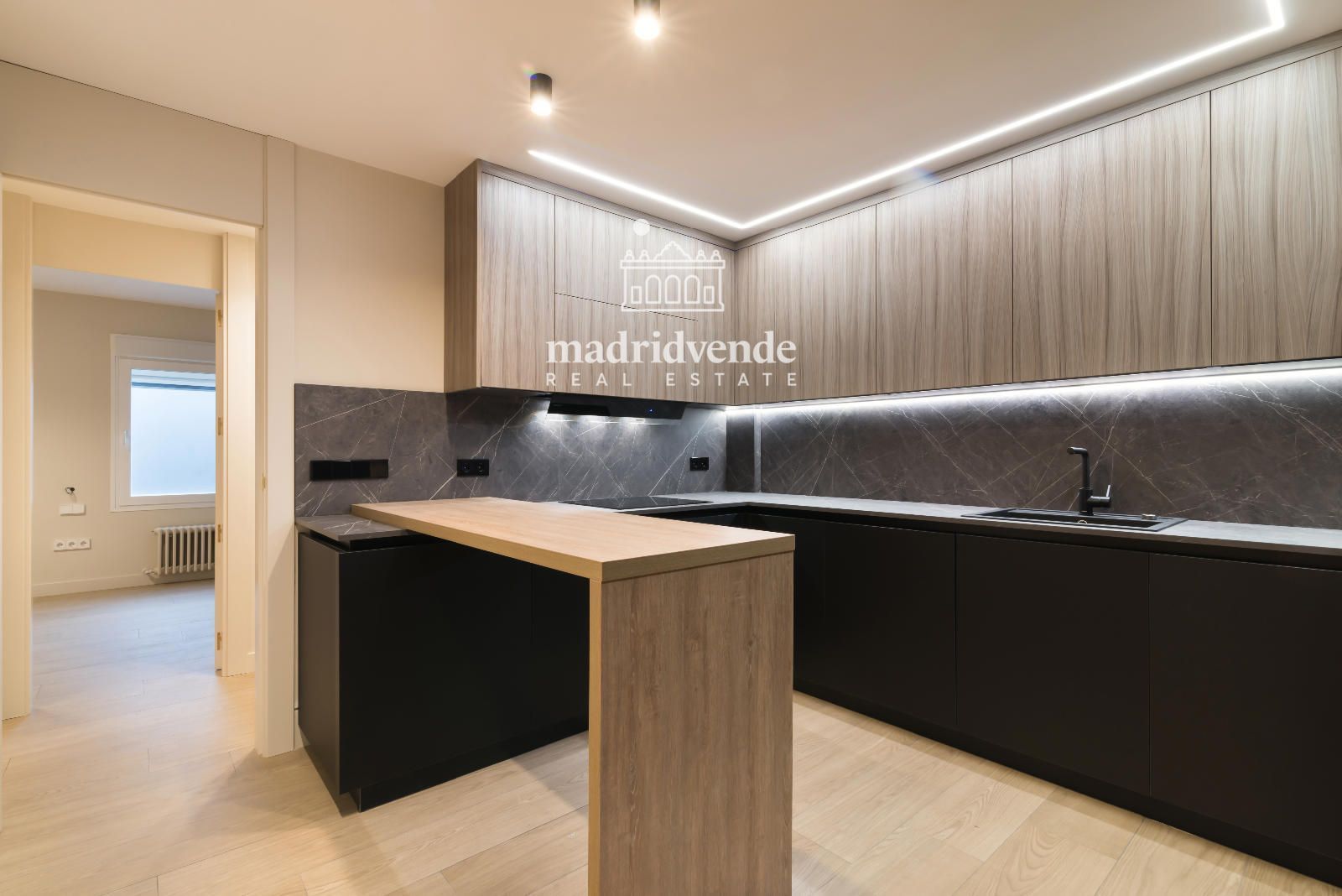 Kitchen of Flat to rent in  Madrid Capital  with Air Conditioner, Heating and Furnished