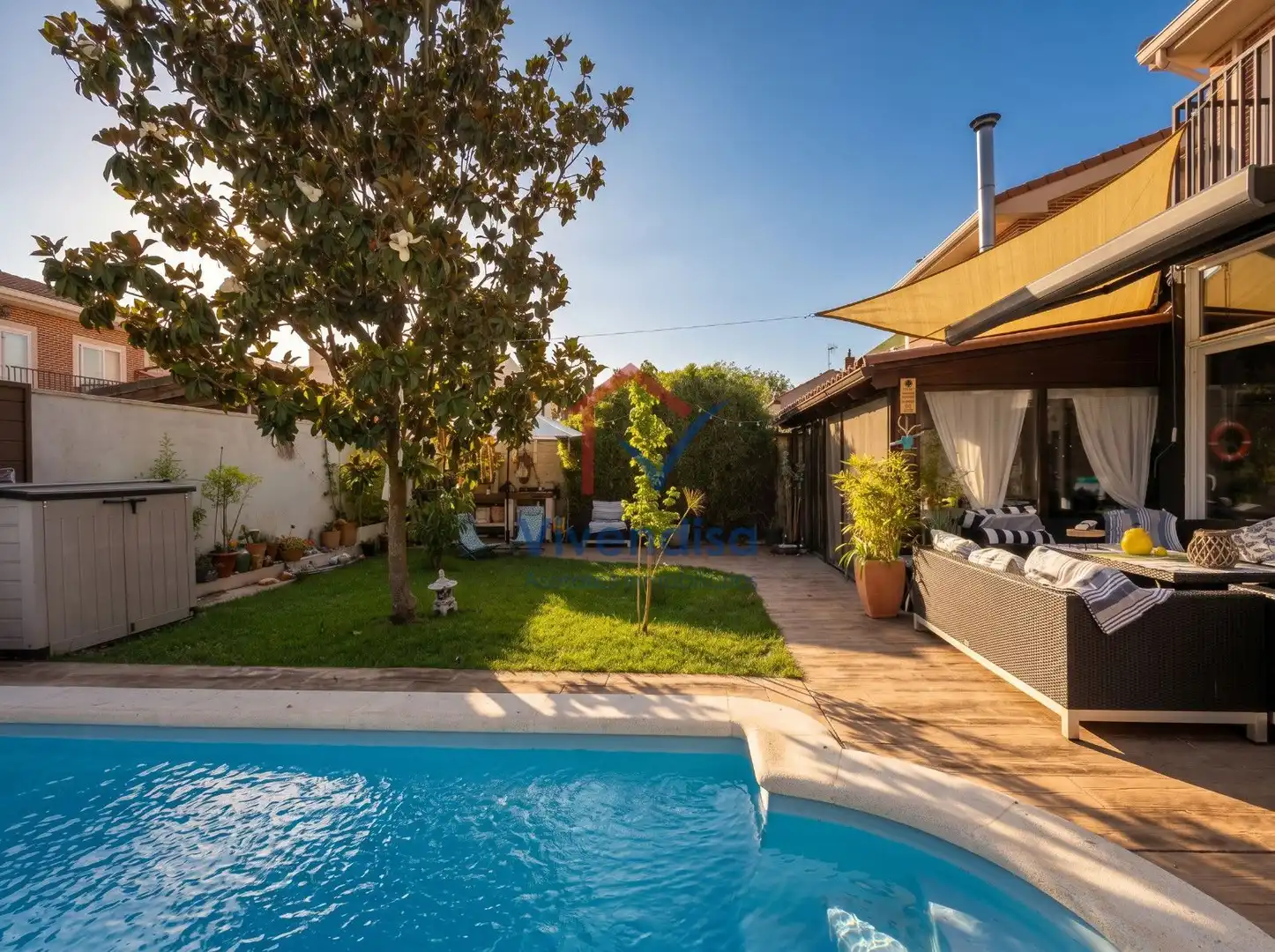 Piscina de Casa adosada en venda en Cabanillas del Campo amb Aire condicionat, Calefacció i Terrassa