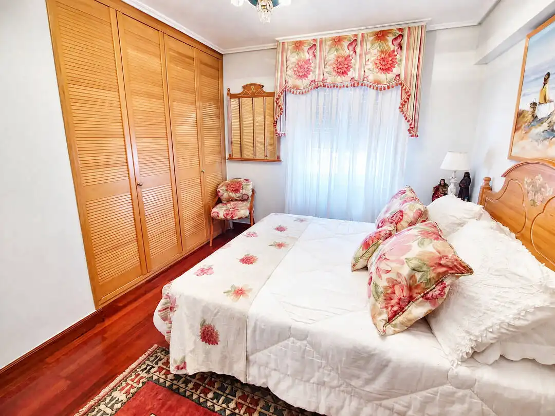 Habitación de Piso en venta en Santurtzi  con Calefacción y Terraza