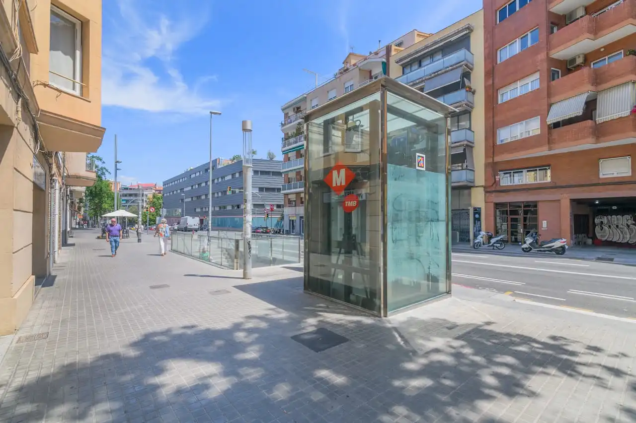Vista exterior de Ático en venta en Barcelona con Parquet, Terraza y Trastero