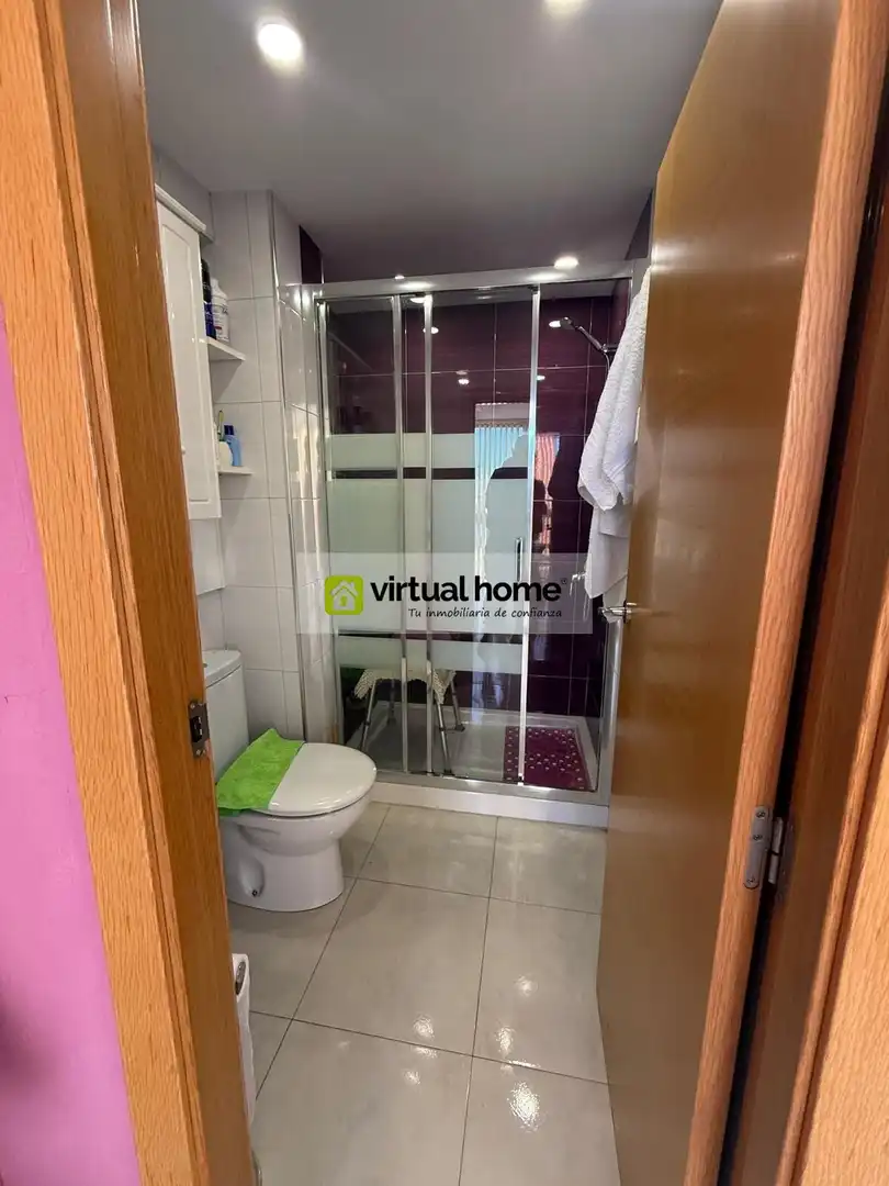 Baño de Piso en venta en Benidorm con Aire acondicionado, Terraza y Amueblado