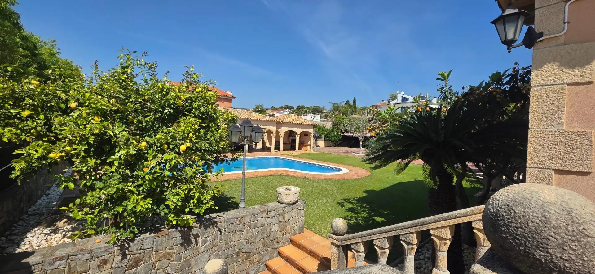 Garden of Houses for sale in Mataró  with Air Conditioner, Heating and Terrace