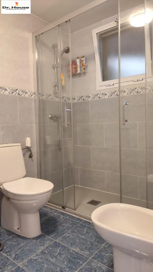 Badezimmer von Wohnung zur Miete in Málaga mit Terrasse, Möbliert und Ofen