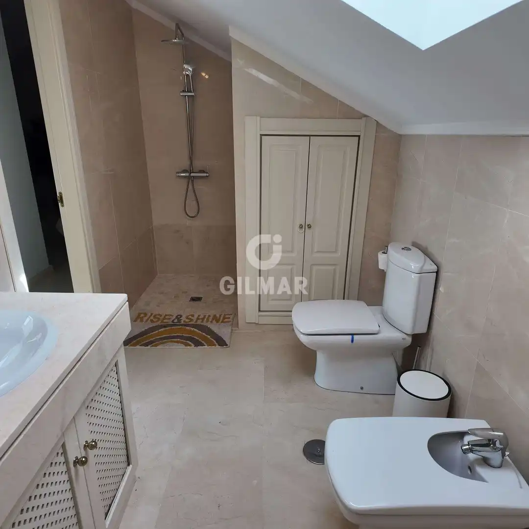 Baño de Dúplex en venta en Sotogrande con Calefacción, Trastero y Piscina