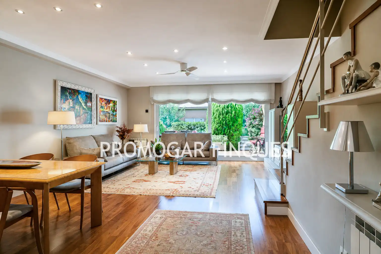 Wohnzimmer von Maisonette zum Verkauf in Sant Feliu de Llobregat mit Klimaanlage, Heizung und Privatgarten