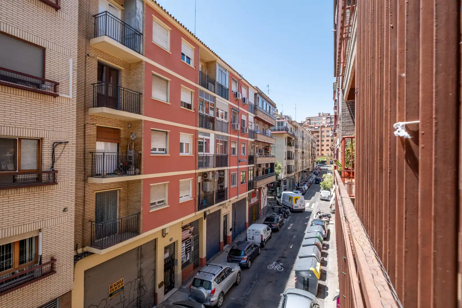 Außenansicht von Wohnung zum Verkauf in Zaragoza mit Klimaanlage, Heizung und Terrasse
