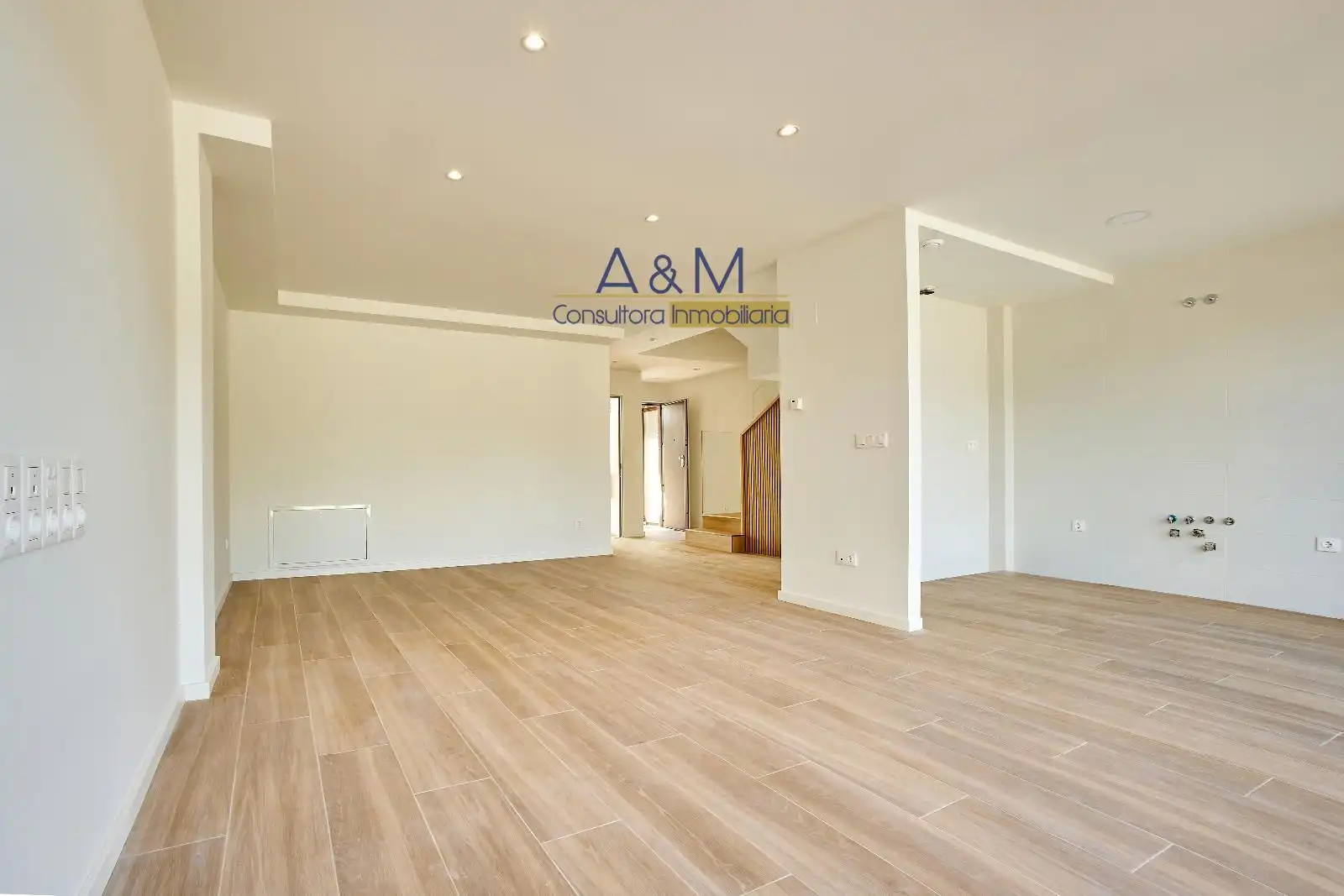 Casa adosada en venta en Laguna de Duero con Calefacción, Jardín privado y Terraza