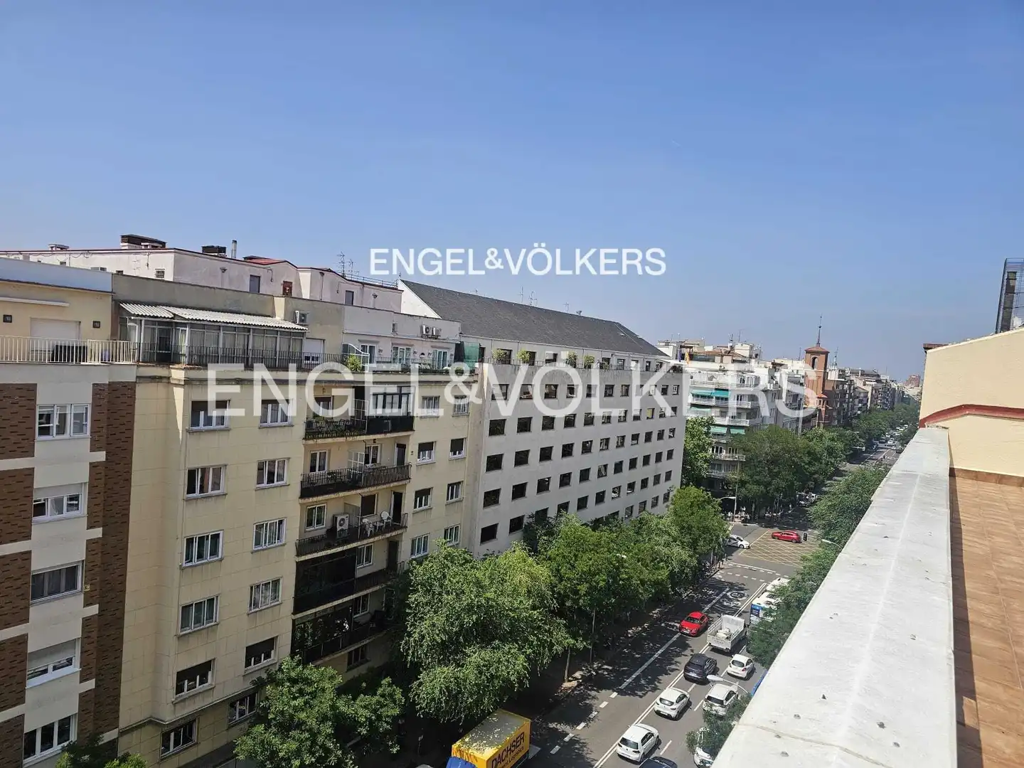 Außenansicht von Wohnung zum Verkauf in Madrid mit Heizung