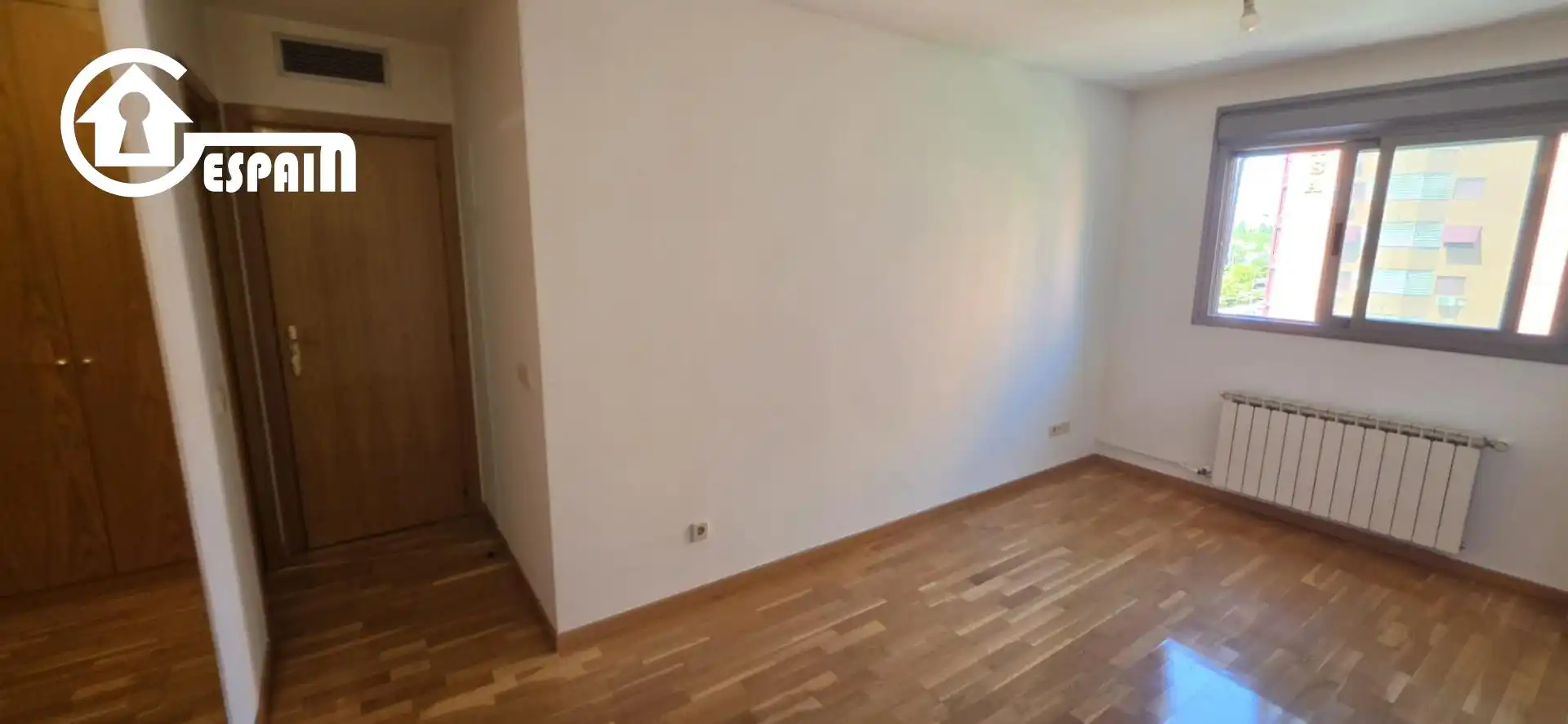 Wohnung zum Verkauf in Madrid mit Klimaanlage, Heizung und Privatgarten