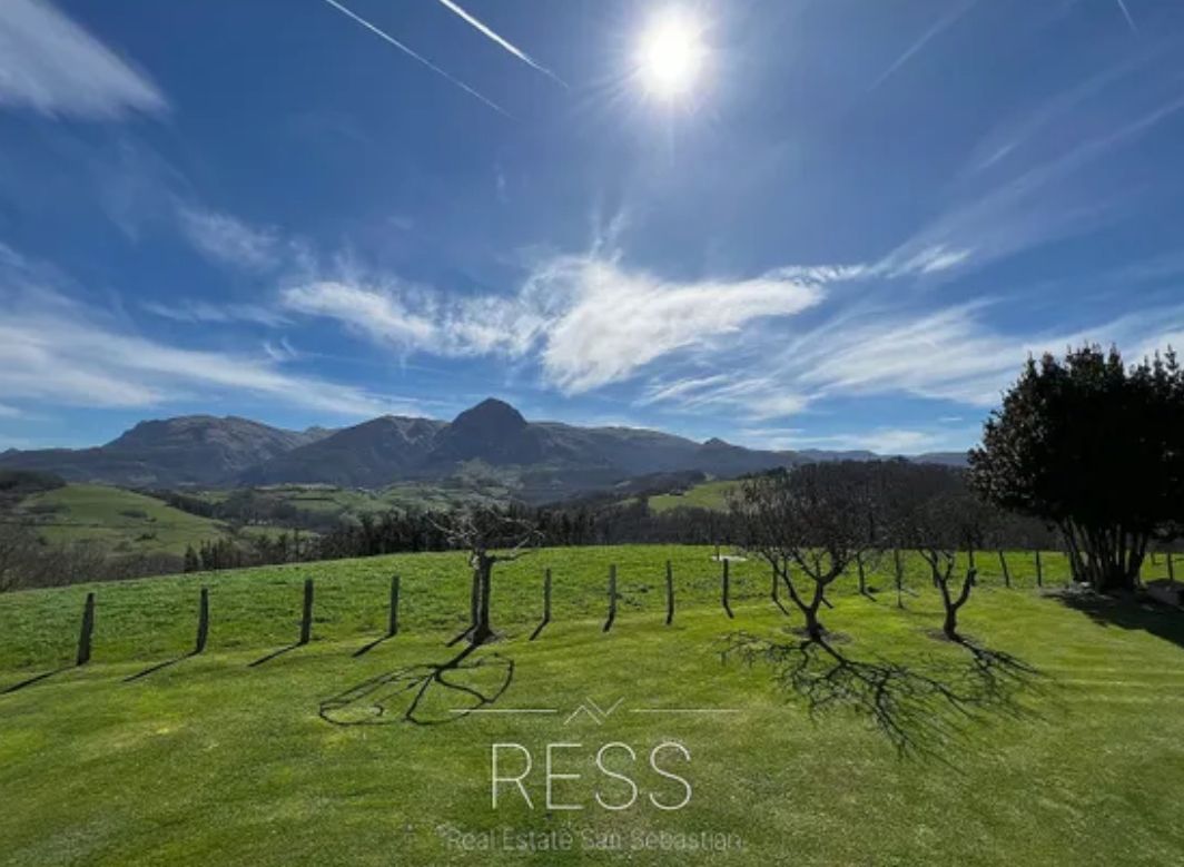 Vista exterior de Casa o xalet en venda en Gaintza amb Jardí privat, Terrassa i Traster