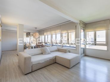 Piso con balcón en venta en Ciutat Vella