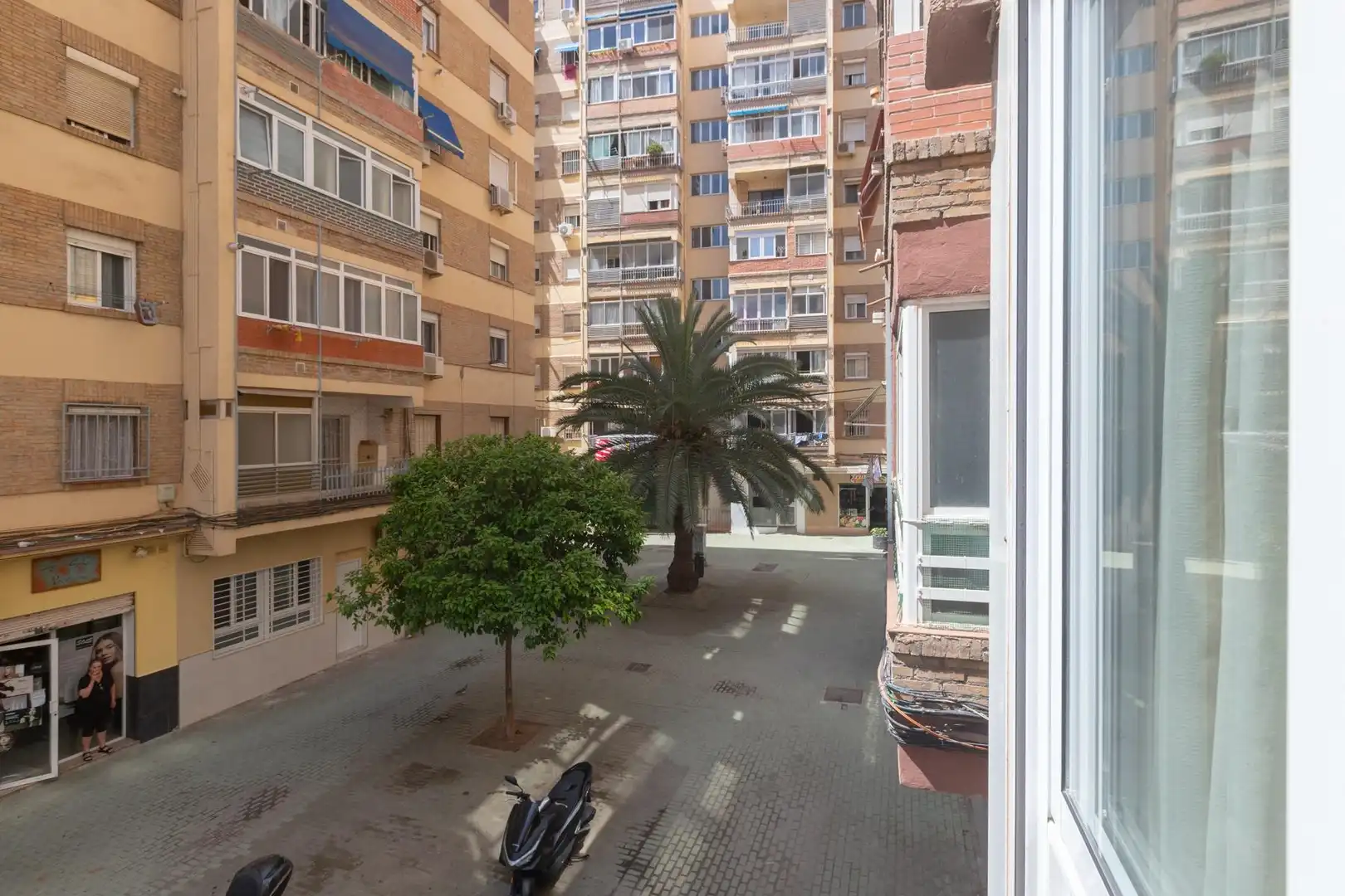 Vista exterior de Pis en venda en Málaga amb Aire condicionat