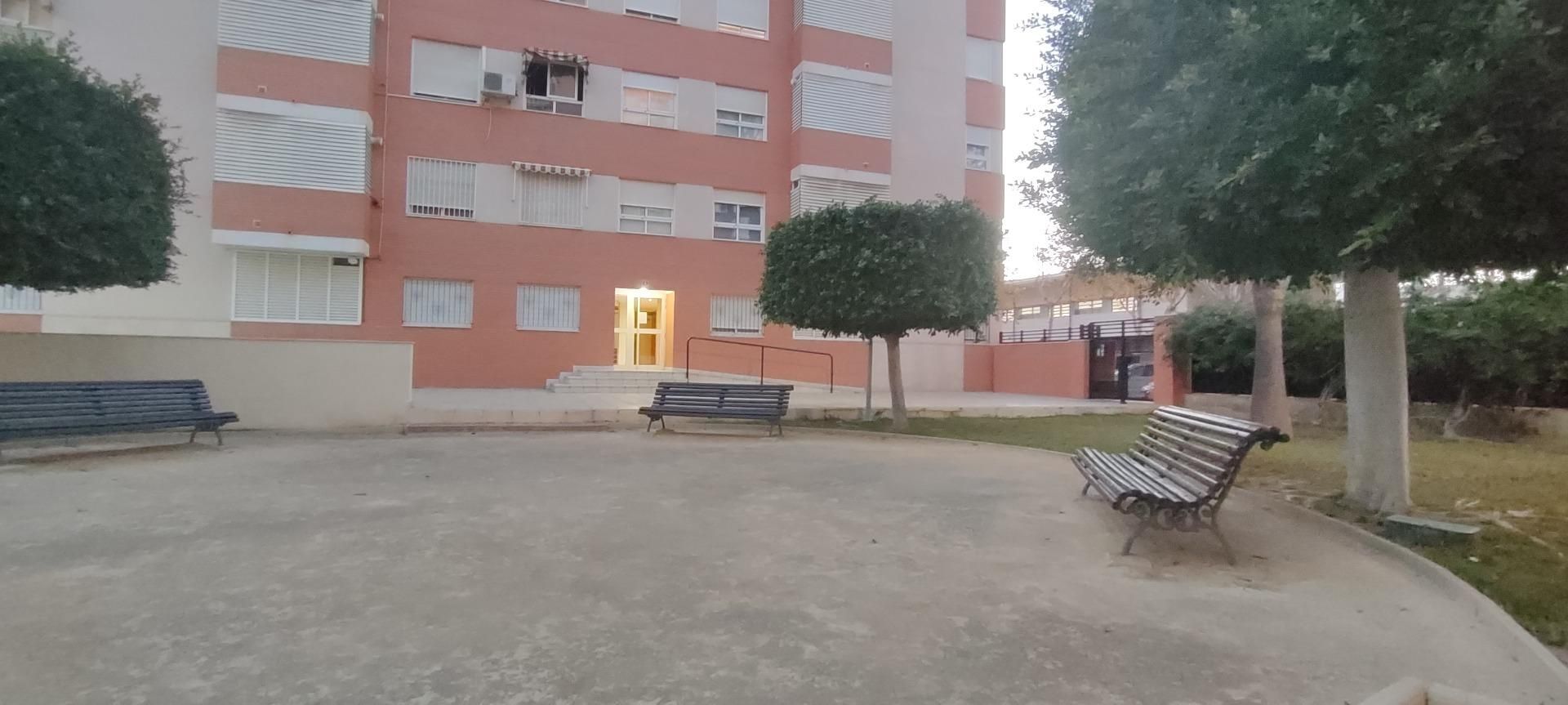 Vista exterior de Pis en venda en San Vicente del Raspeig / Sant Vicent del Raspeig amb Aire condicionat, Calefacció i Balcó