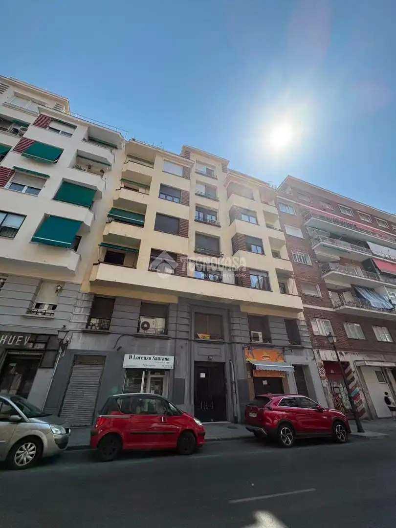 Exterior view of Flat for sale in Madrid  with Air Conditioner and Furnished