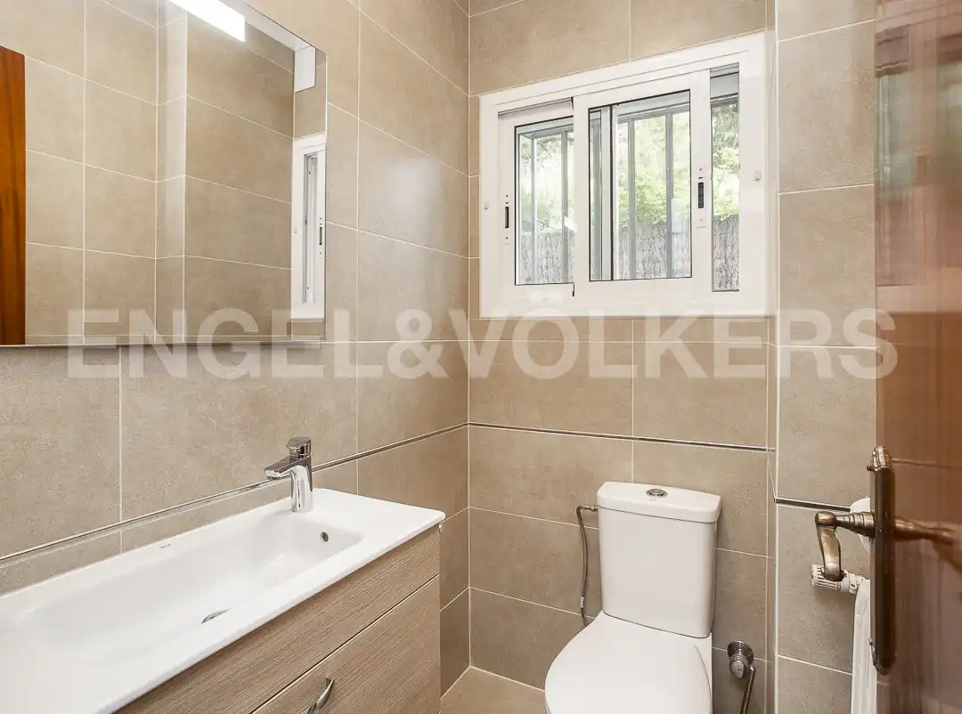 Bathroom of Houses for sale in Castelldefels  with Air Conditioner, Heating and Private garden