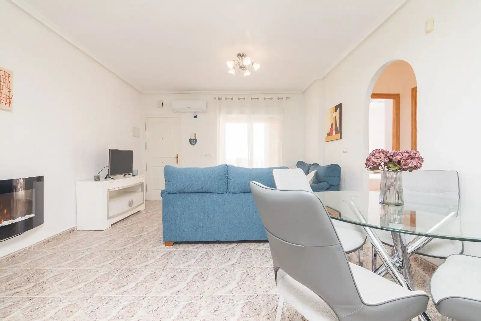 Wohnzimmer von Wohnung zur Miete in Orihuela mit Klimaanlage, Heizung und Terrasse