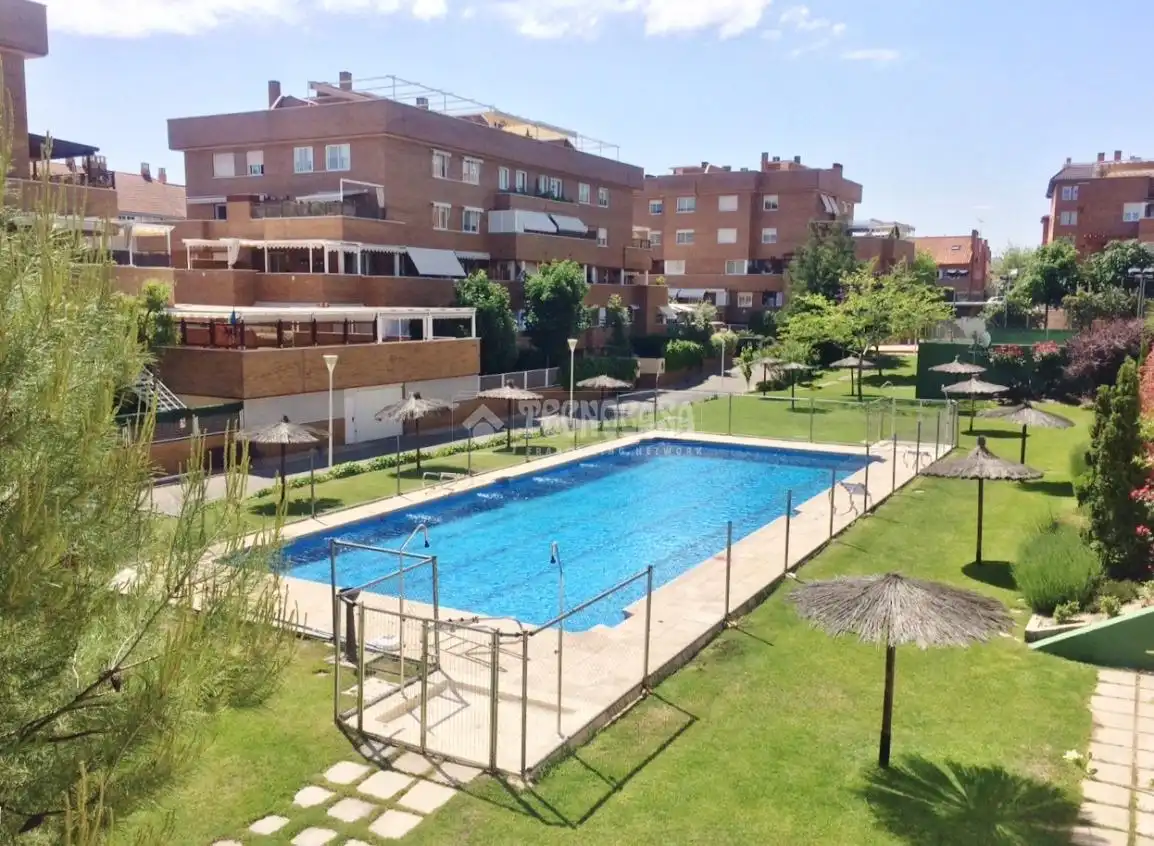 Vista exterior de Piso en venta en Boadilla del Monte