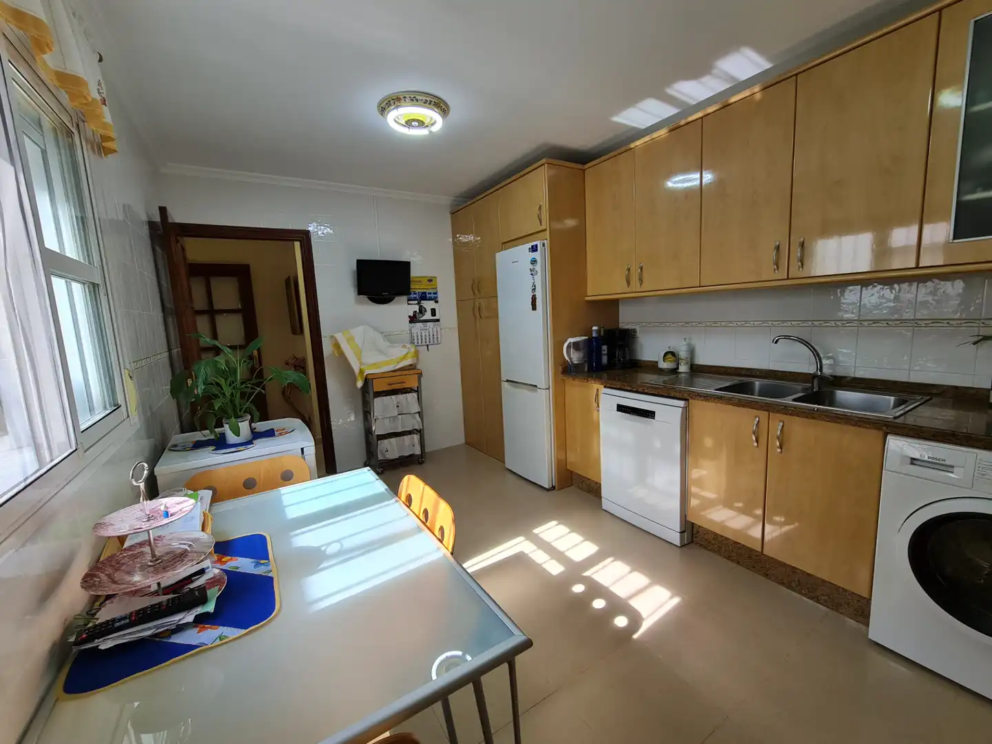 Kitchen of Houses for sale in Camas  with Air Conditioner, Terrace and Storage room