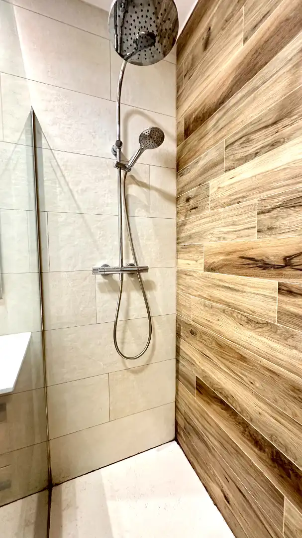 Baño de Planta baja en venta en Barcelona con Aire acondicionado, Calefacción y Parquet