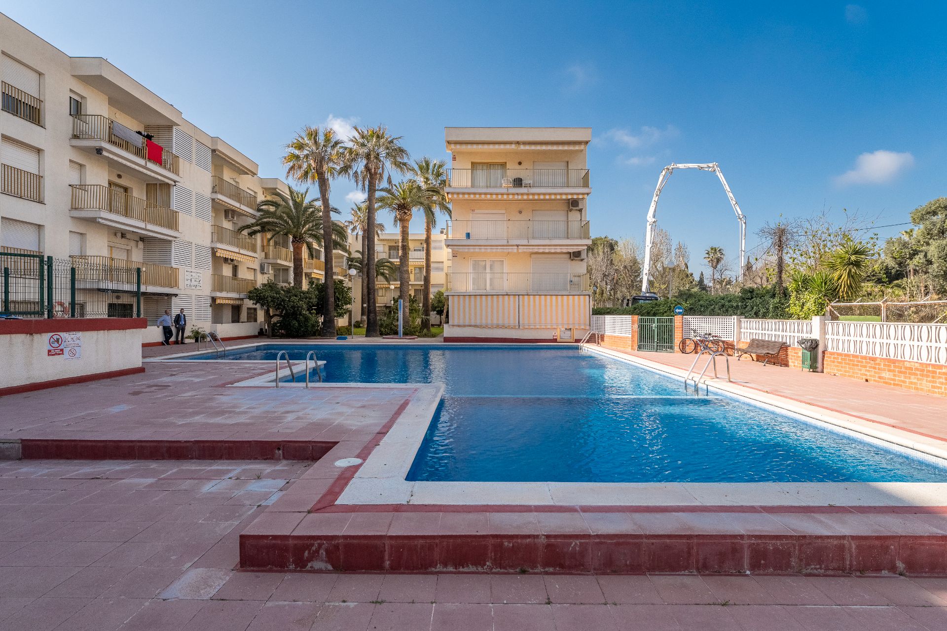 Swimming pool of Flat for sale in Cambrils  with Air Conditioner, Heating and Private garden