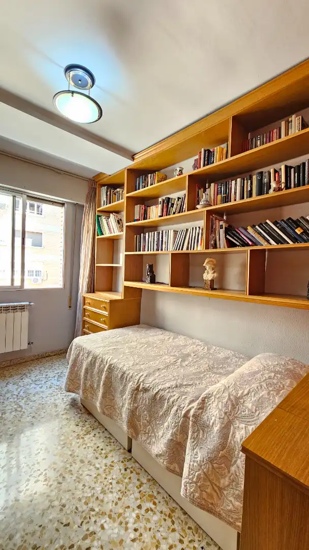 Bedroom of Flat for sale in Zaragoza  with Heating