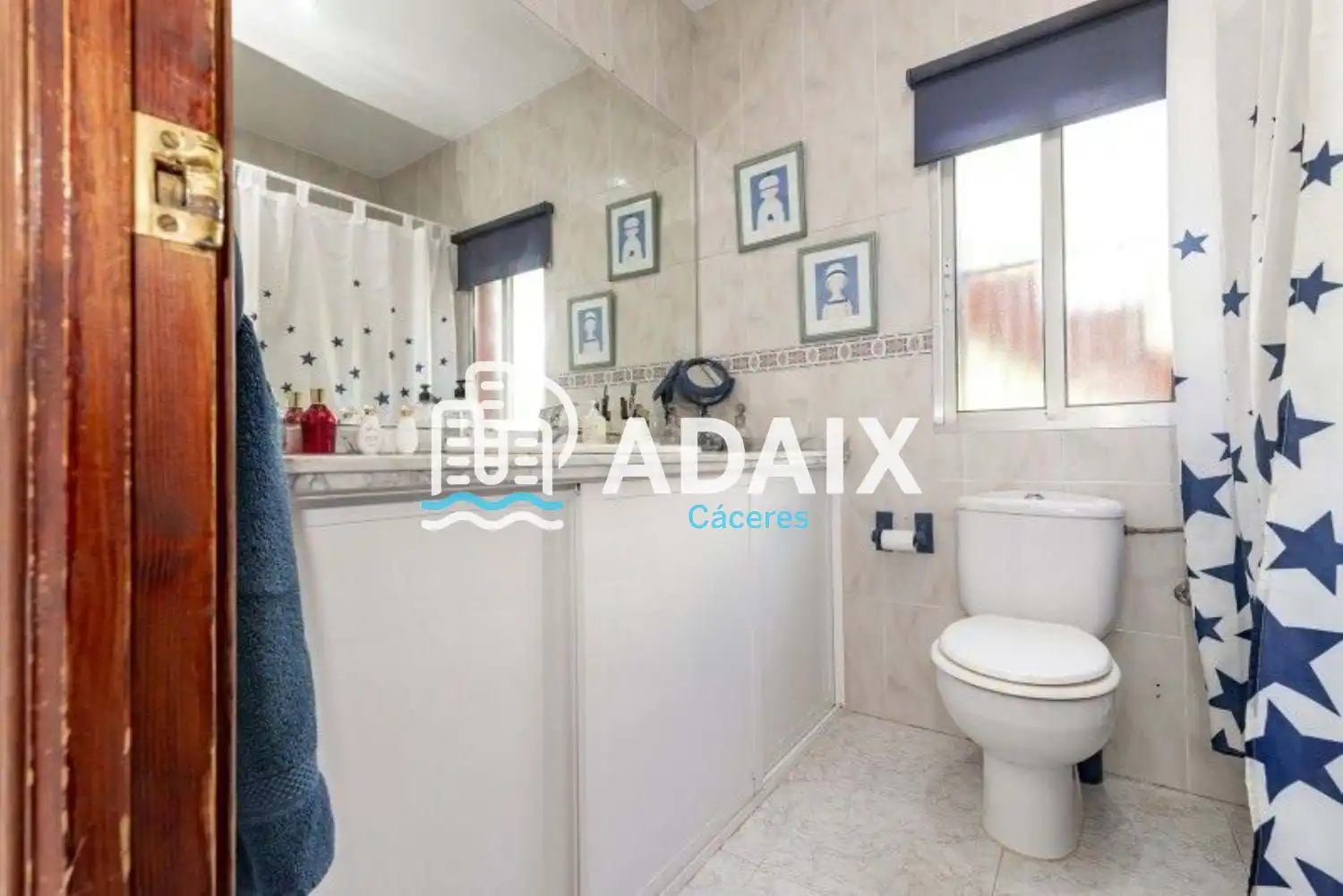 Bany de Casa o xalet en venda en Cáceres amb Aire condicionat i Terrassa