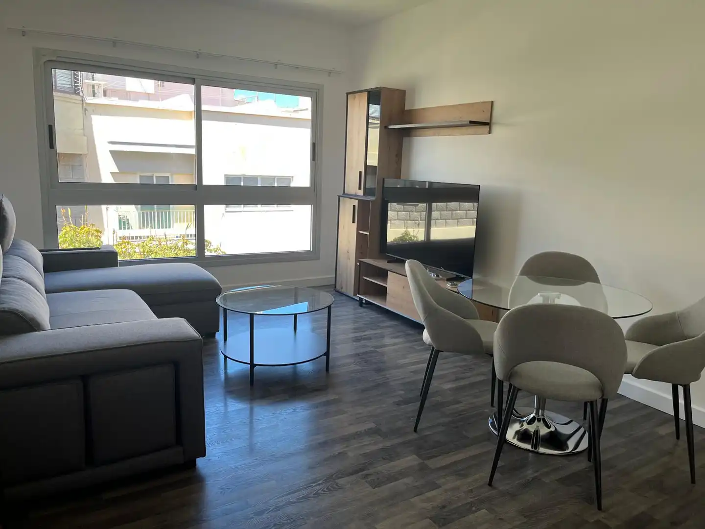 Sala d'estar de Pis de lloguer en Santa Cruz de Tenerife amb Parquet, Moblat i Forn