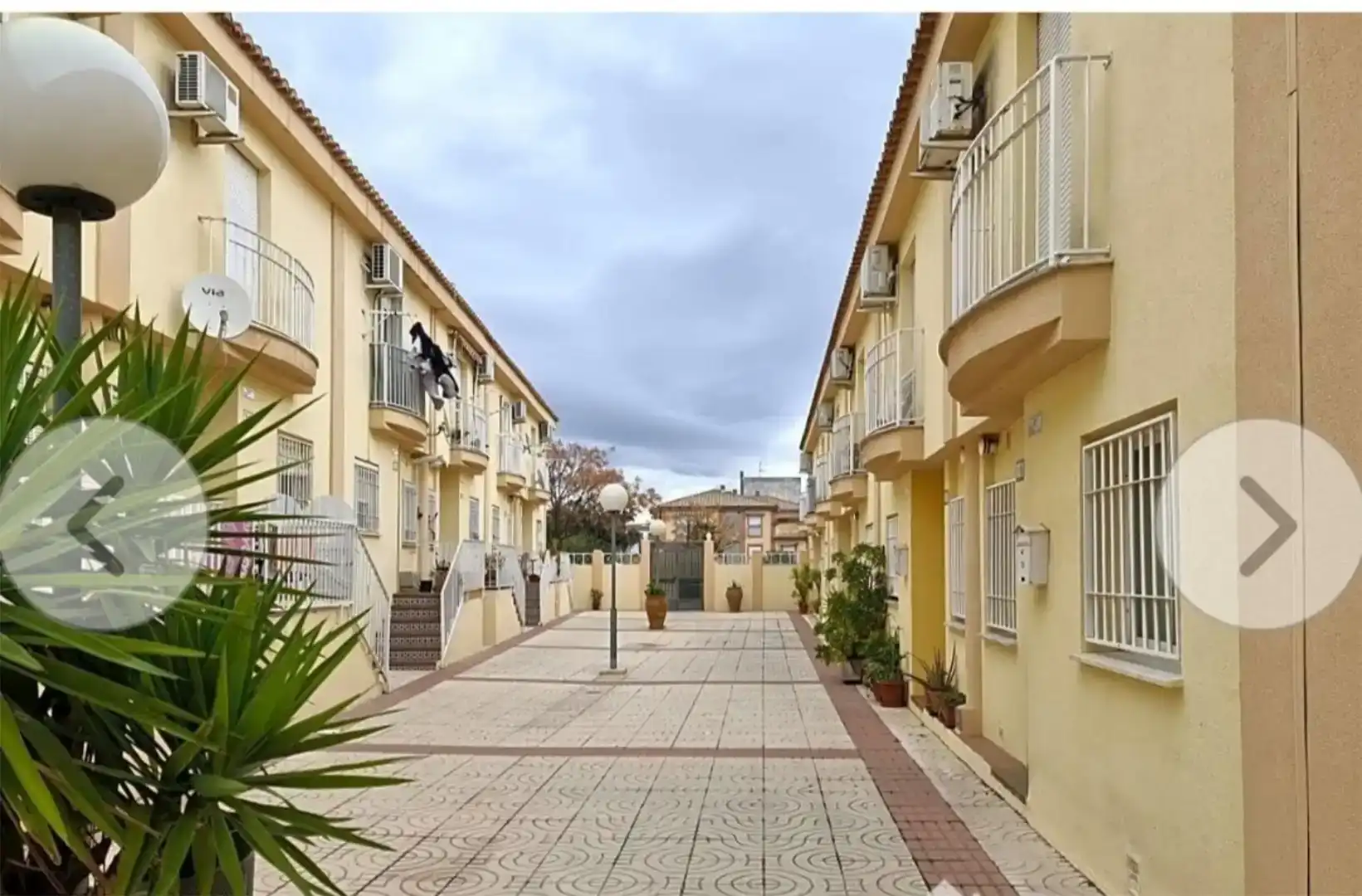 Vista exterior de Dúplex en venda en Linares