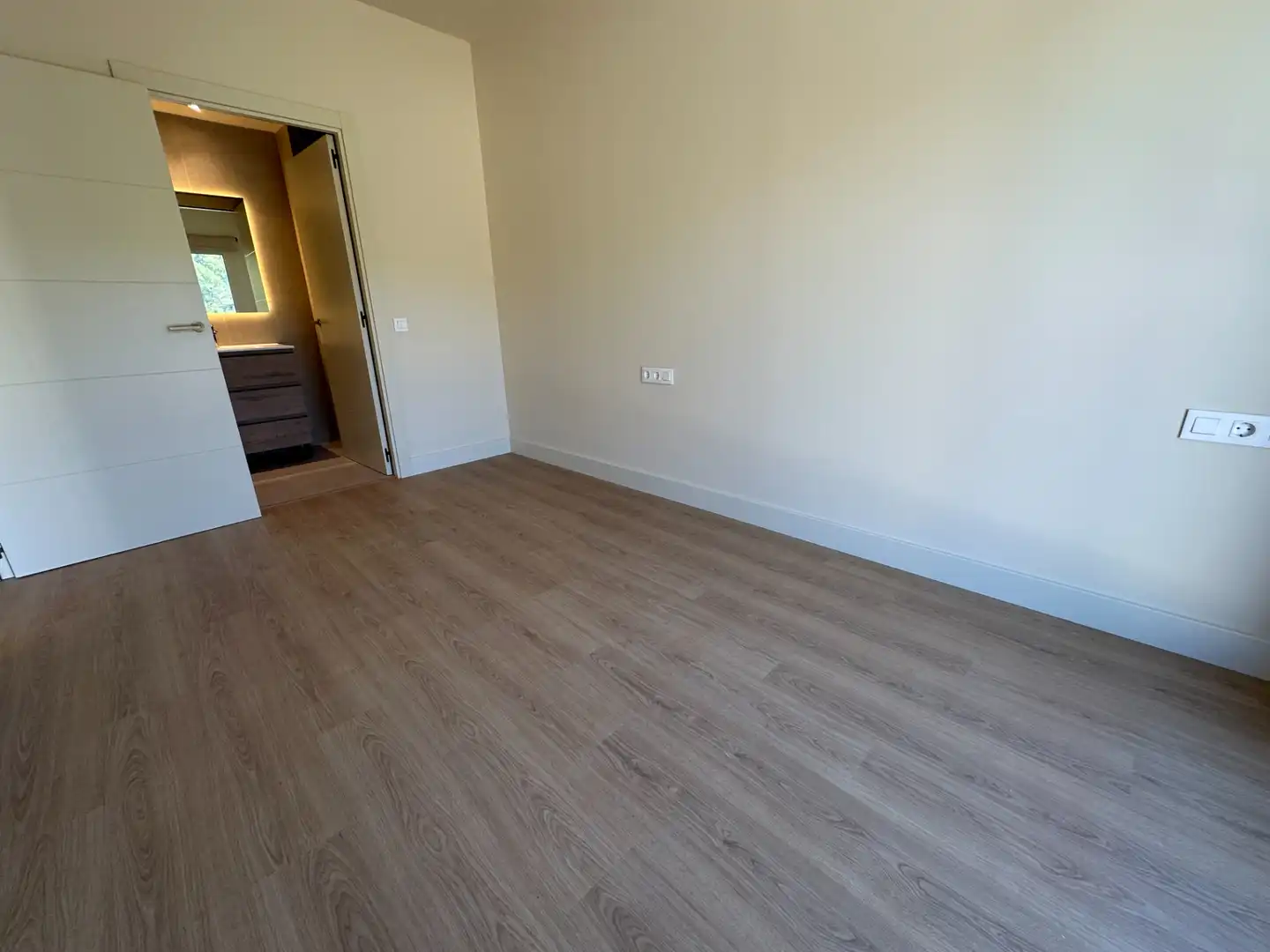 Neubau-Erdgeschosswohnung mit Garten zum Verkauf in Avinguda de Catalunya 55, imagen 10