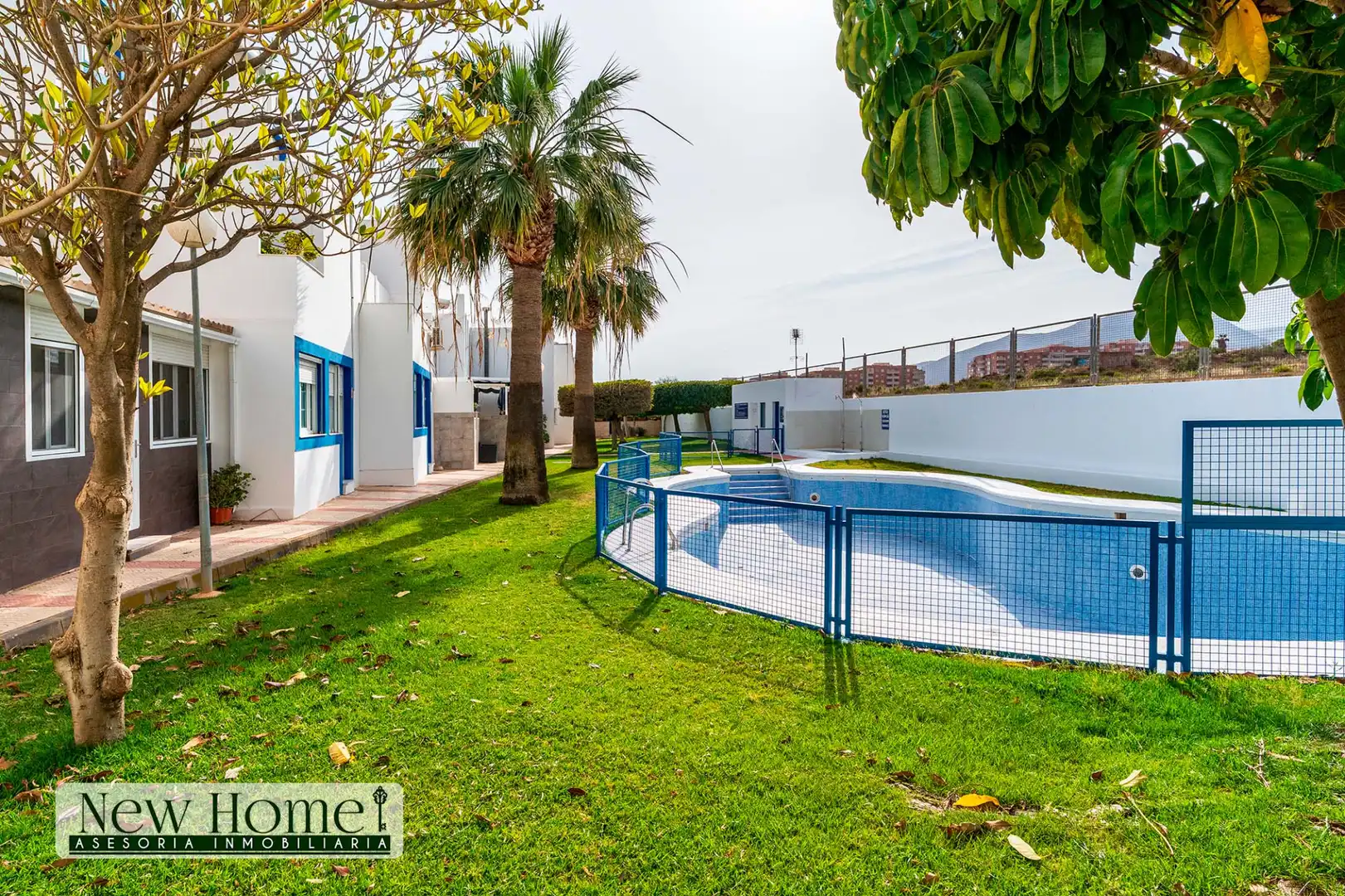 Piscina de Casa adosada en venta en Roquetas de Mar con Terraza, Amueblado y Piscina comunitaria