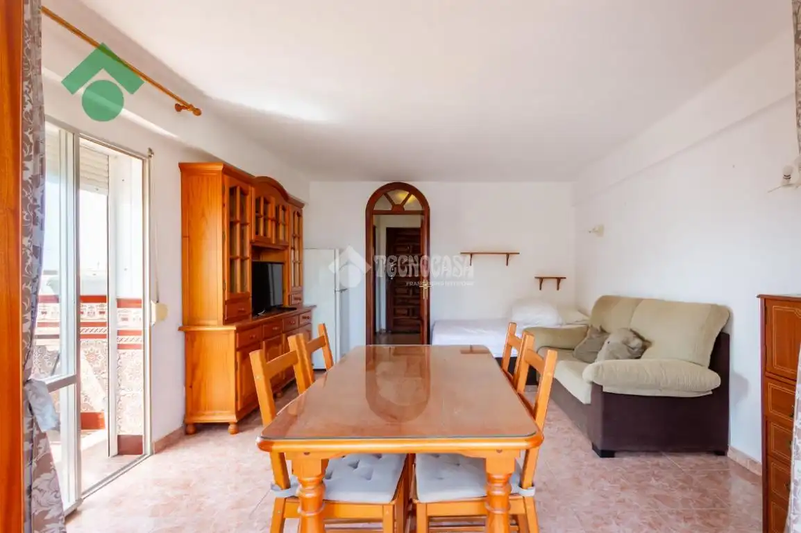 Sala de estar de Estudio en venta en Vélez-Málaga con Terraza, Amueblado y Piscina comunitaria