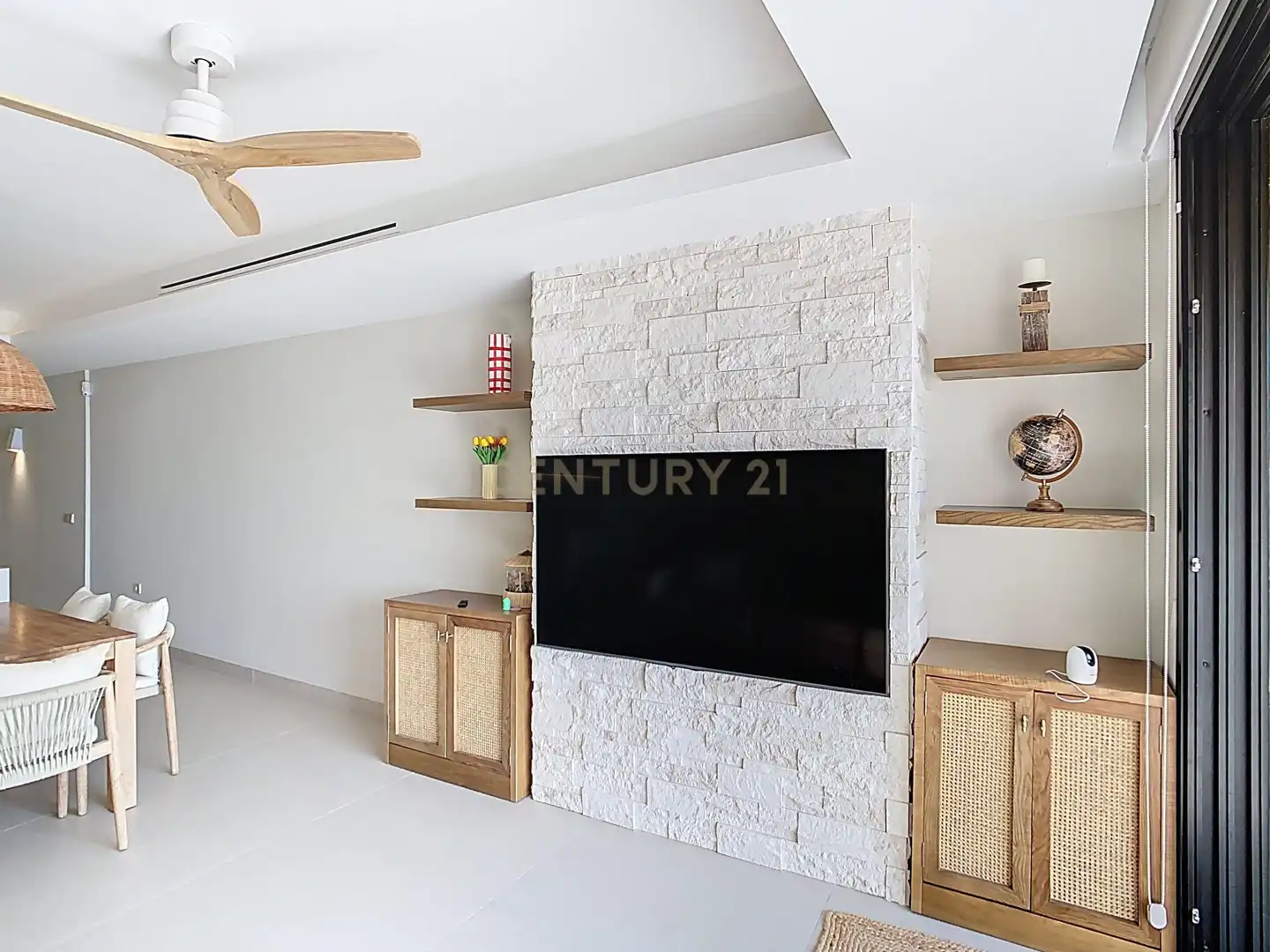 Sala de estar de Piso de alquiler en Rincón de la Victoria con Aire acondicionado y TV