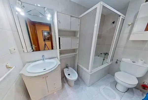Badezimmer von Wohnung zum Verkauf in Xirivella
