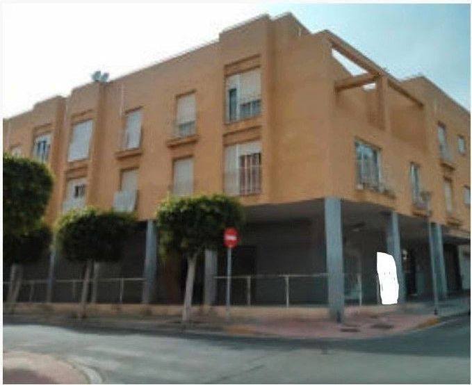 Vista exterior de Piso en venta en  Almería Capital con Trastero y Amueblado