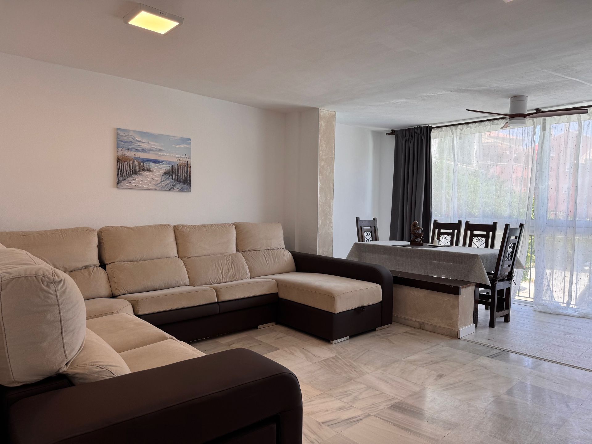 Living room of Flat to rent in Benalmádena  with Air Conditioner, Terrace and Furnished