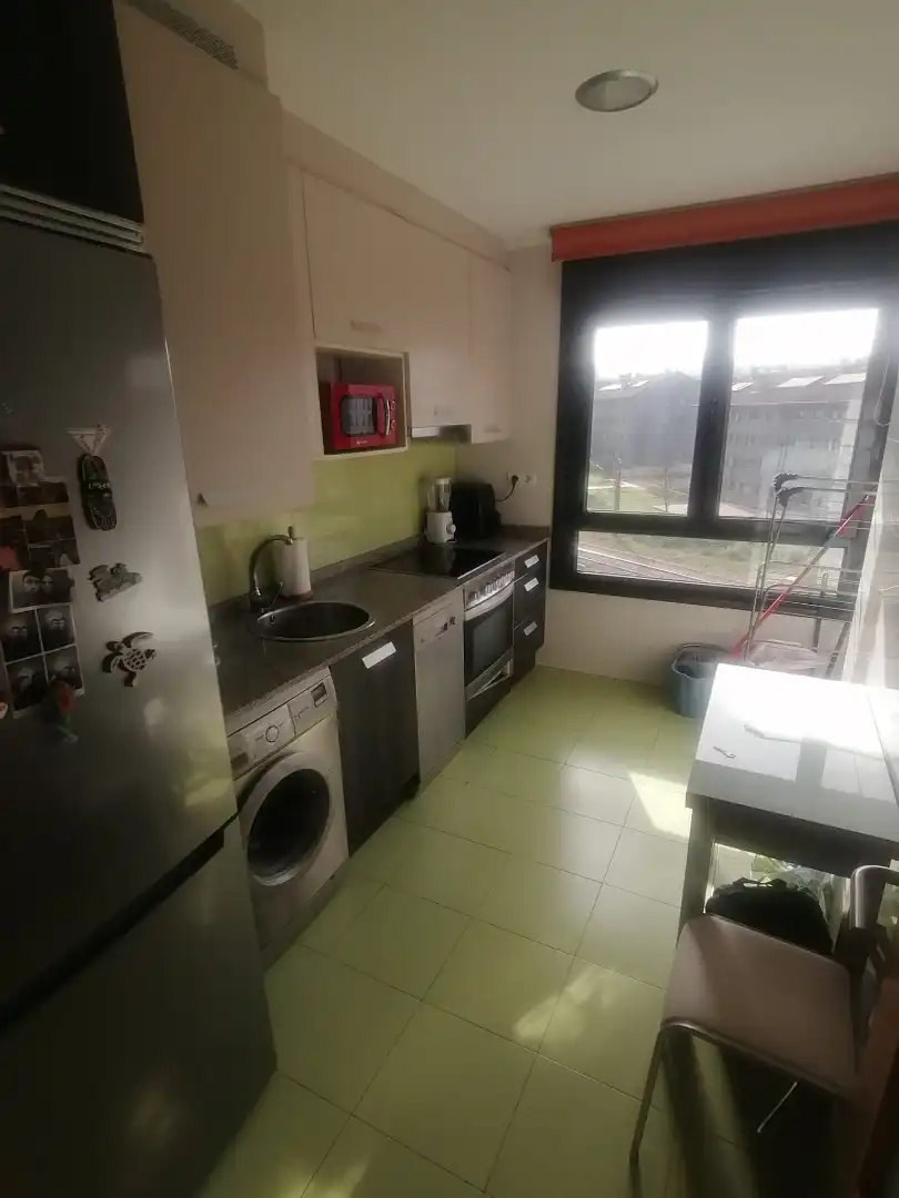 Cocina de Apartamento en venta en Gijón  con Calefacción, Parquet y Trastero