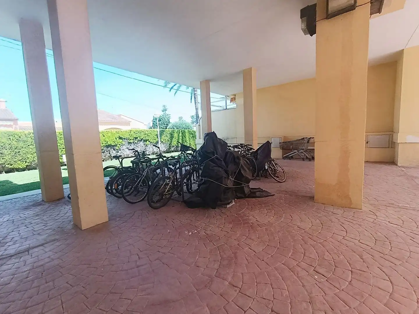 Parking of Attic for sale in Dénia  with Air Conditioner, Heating and Private garden