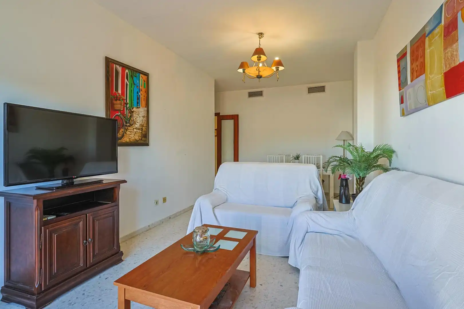 Living room of Flat for sale in Sevilla  with Air Conditioner and Furnished