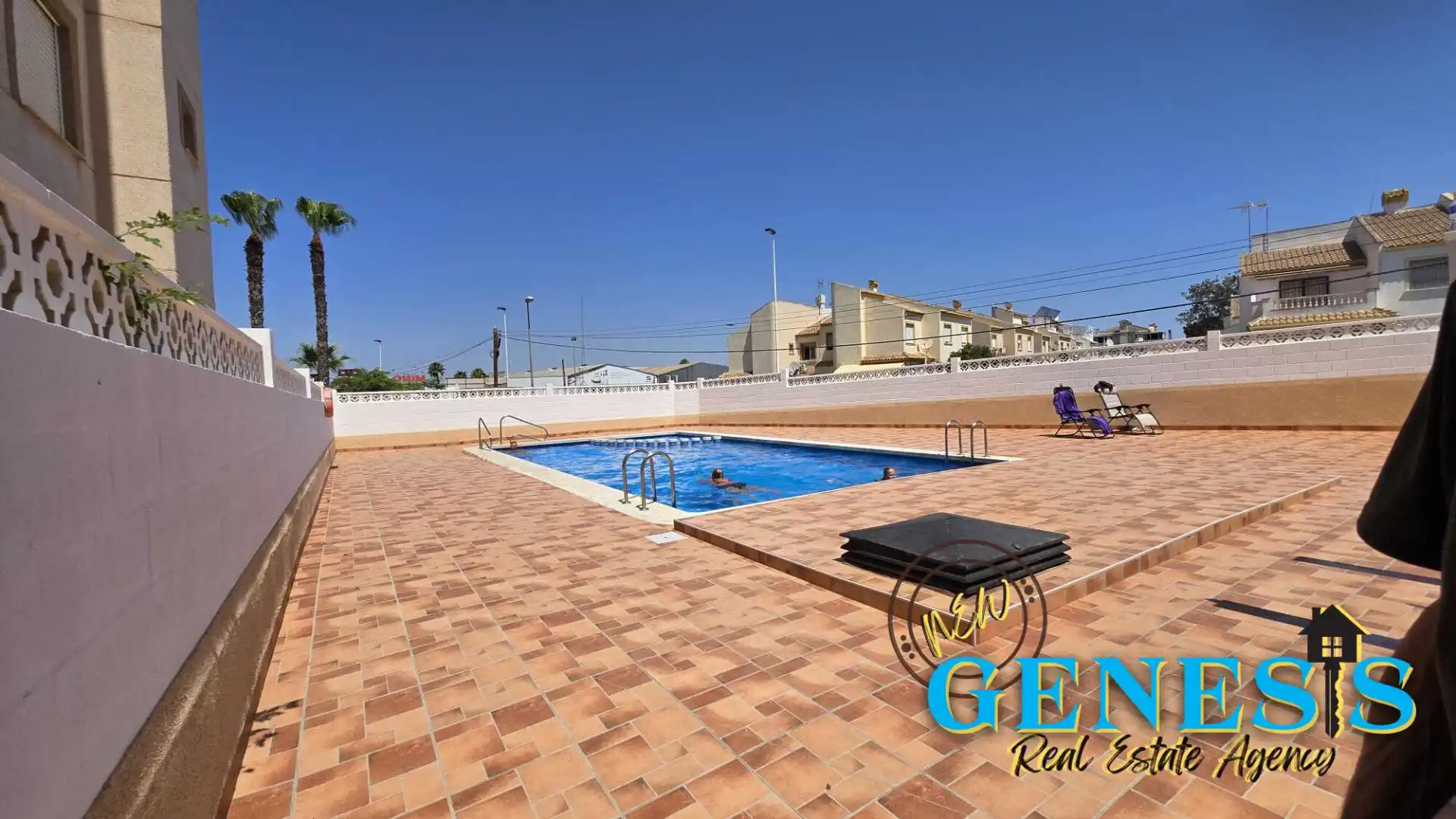 Piscina de Apartament en venda en Torrevieja amb Moblat, Rentadora i Balcó