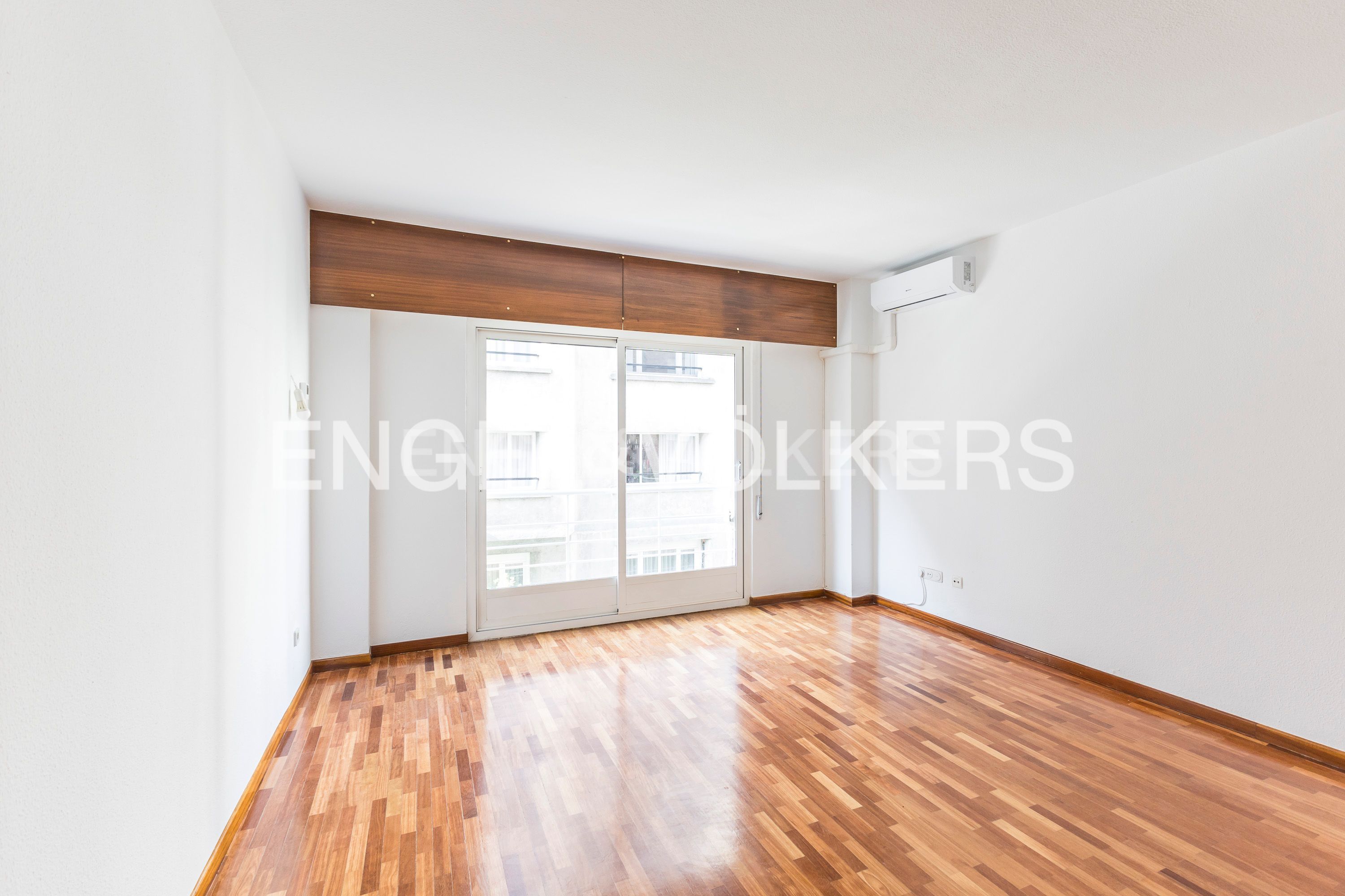 Vista exterior de Apartament de lloguer en  Madrid Capital amb Aire condicionat, Calefacció i Parquet