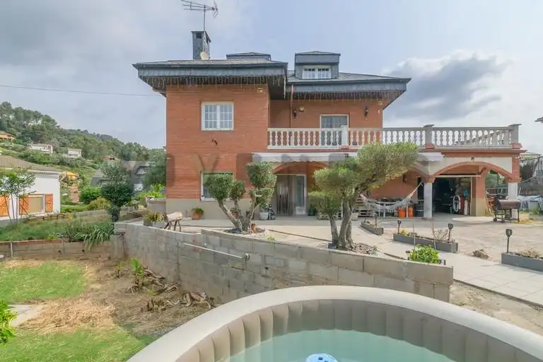 Casa amb terrassa en venda a Corbera de Llobregat, imagen 3