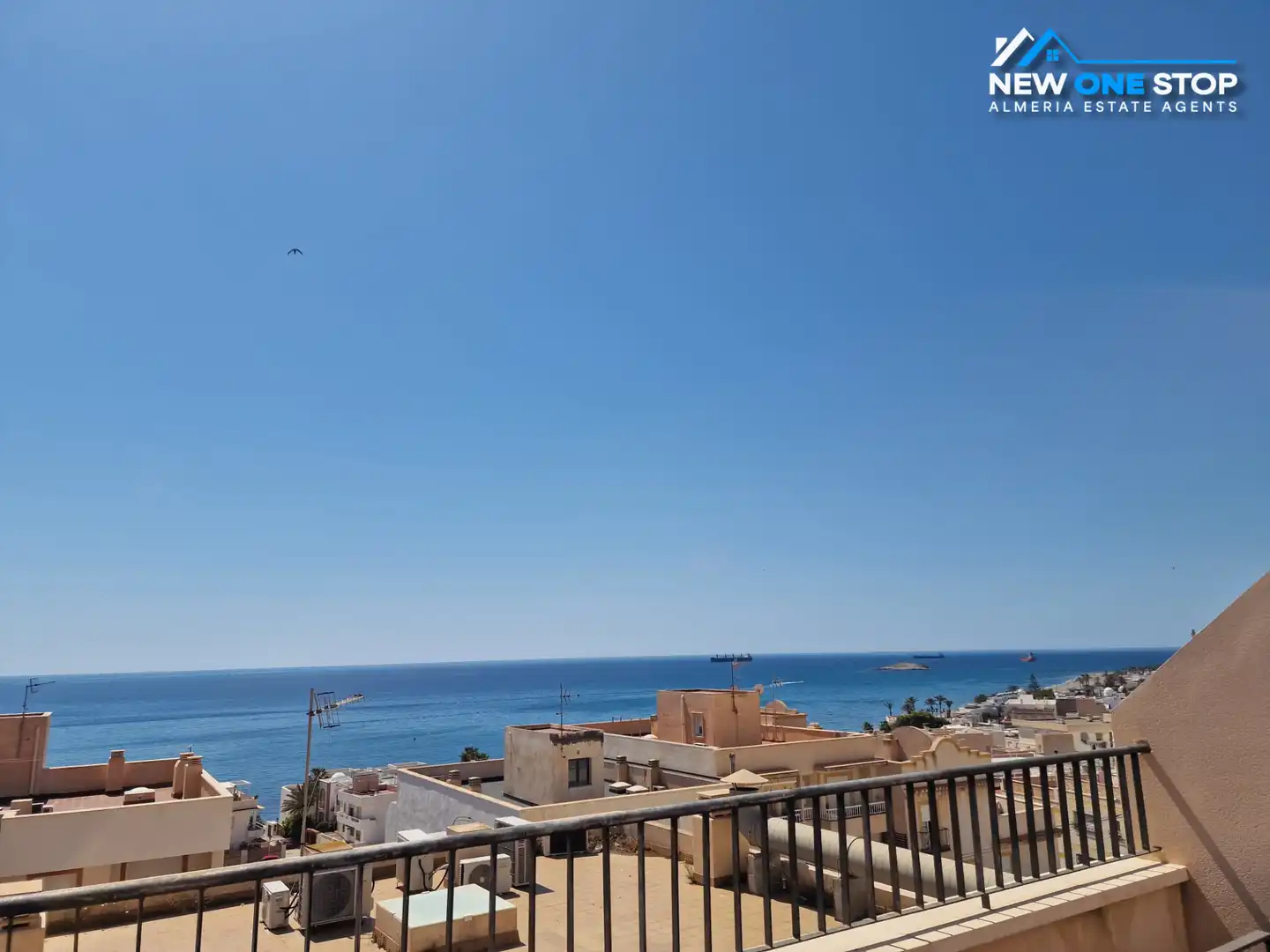 Vista exterior de Dúplex en venta en Carboneras con Terraza, Horno y Lavadora
