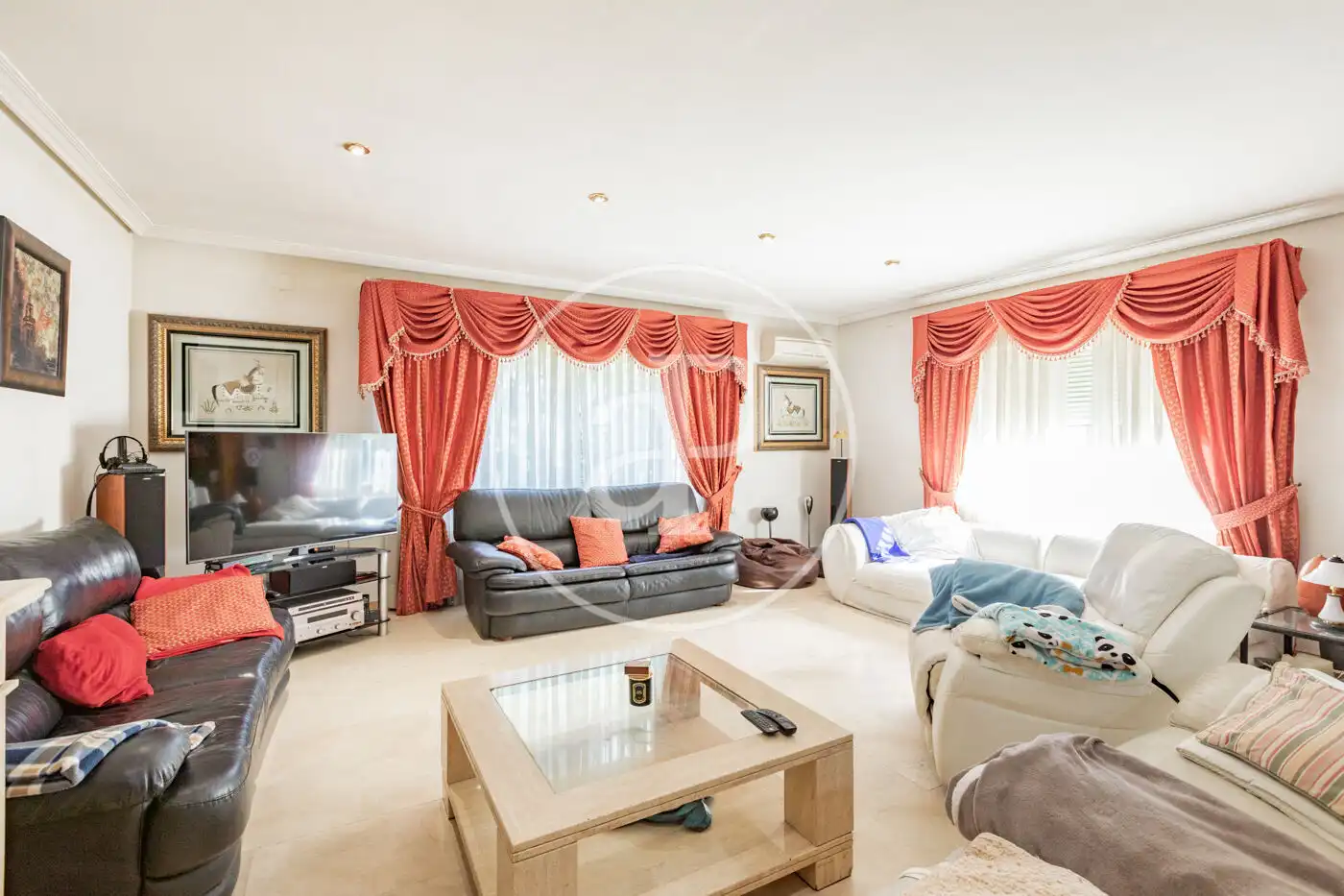 Living room of Houses for sale in Las Rozas de Madrid  with Air Conditioner, Heating and Private garden