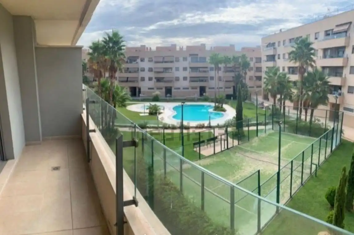 Flat with pool to rent in Avenida Sta. María de Trassierra, imagen 5