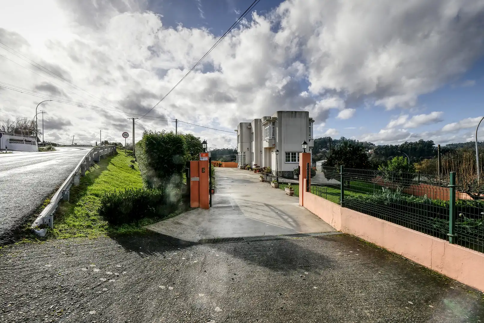 Vista exterior de Casa o chalet en venta en Bergondo con Calefacción, Jardín privado y Horno